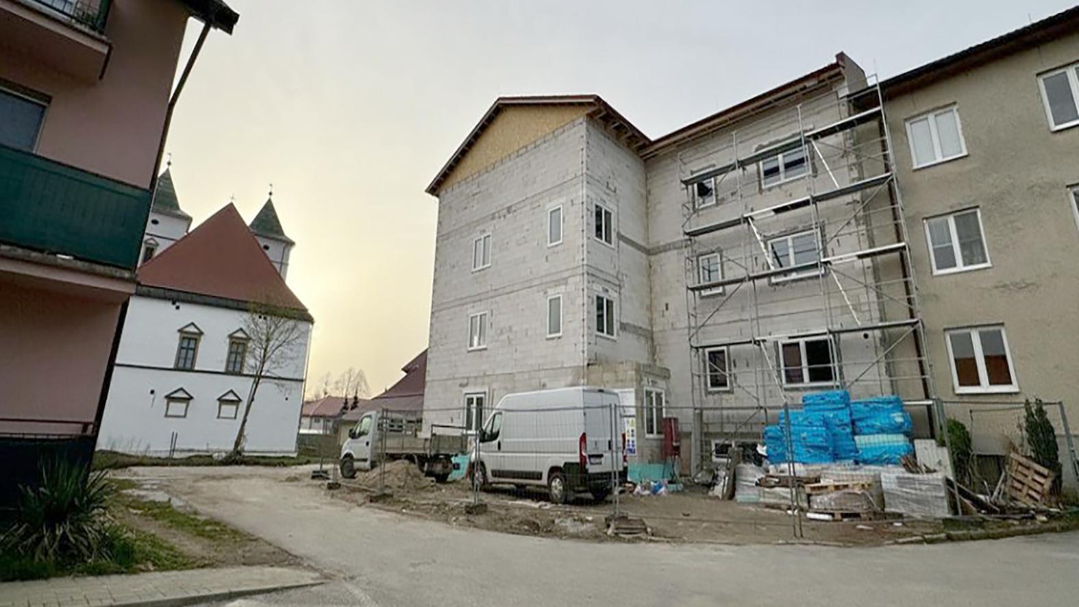V Zborove dokončujú bytový dom, chcú stavať ďalší