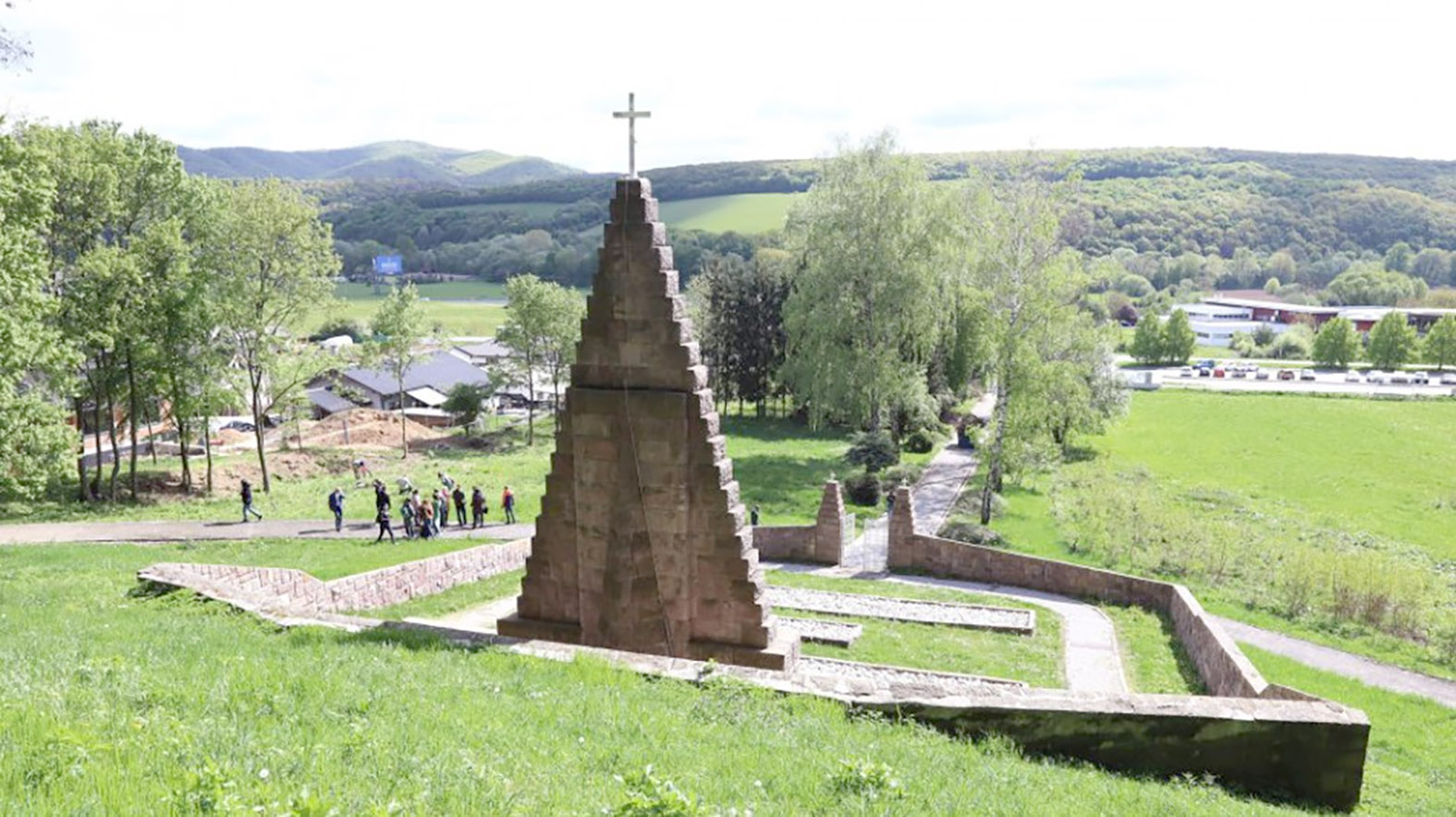Archeológovia začali výskum na miestach masových popráv v Kremničke
