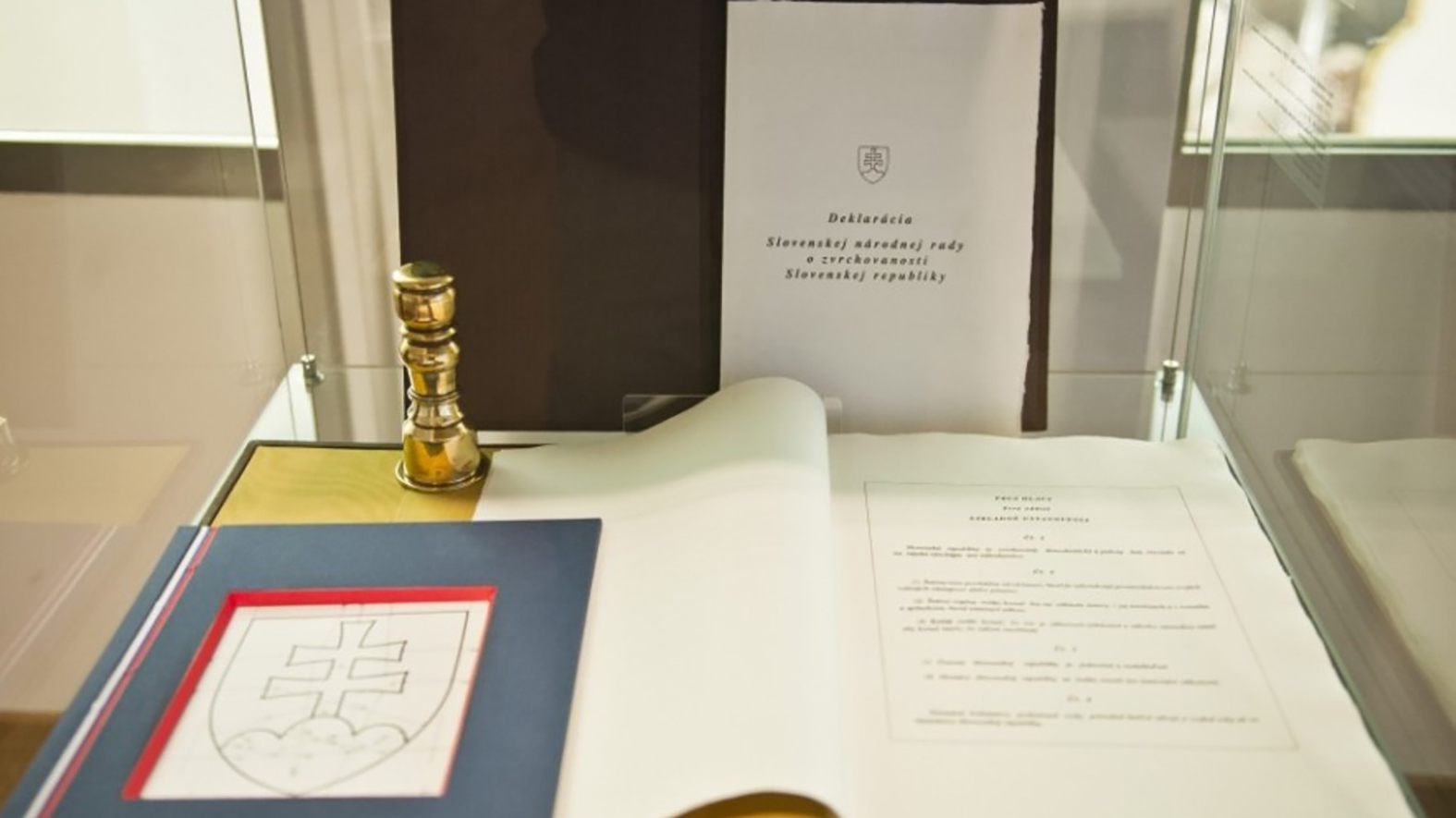 Pamätným dňom sa pripomína prijatie Deklarácie o zvrchovanosti SR z roku 1992