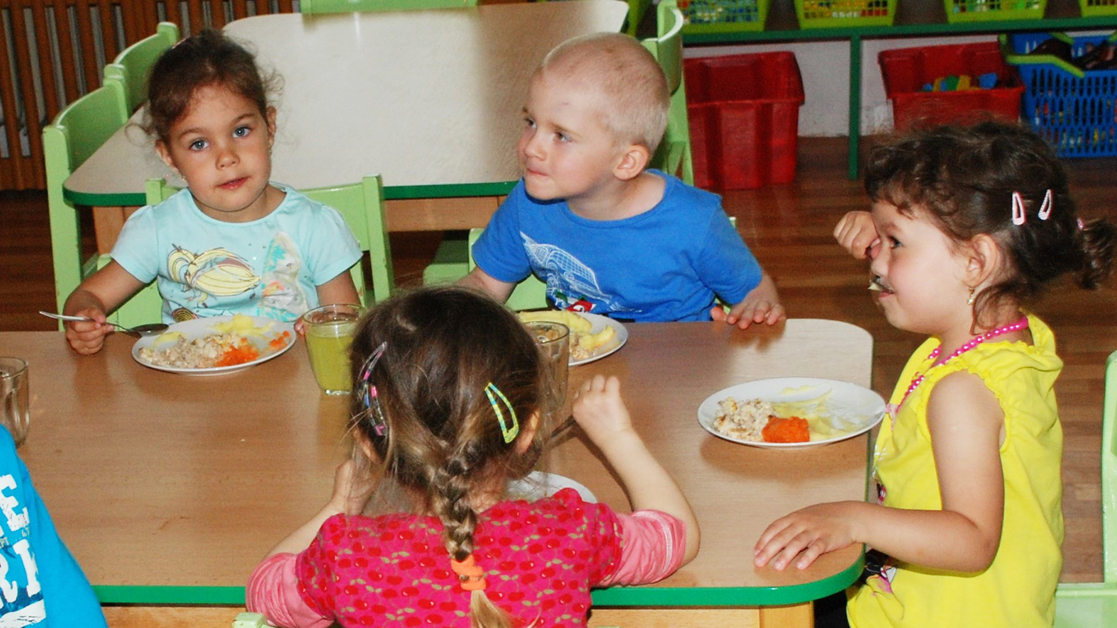 V mestských školách a škôlkach v Trenčíne stúpne príspevok na stravu