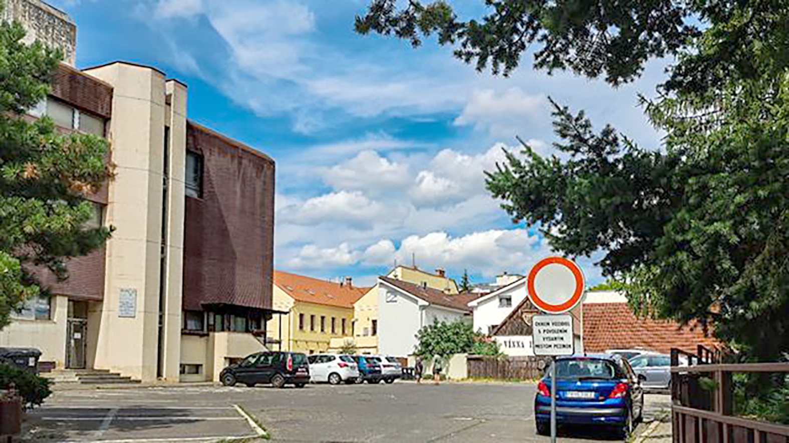 Za domom kultúry pribudne parkovisko, bude súčasťou spoplatnenej zóny