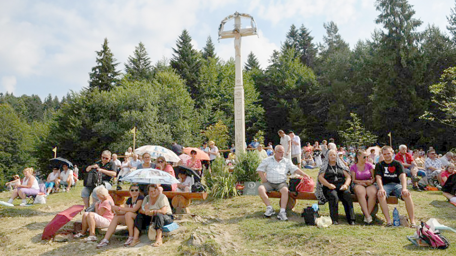Na hore Zvir sa zišli tisíce veriacich na odpustovej slávnosti 