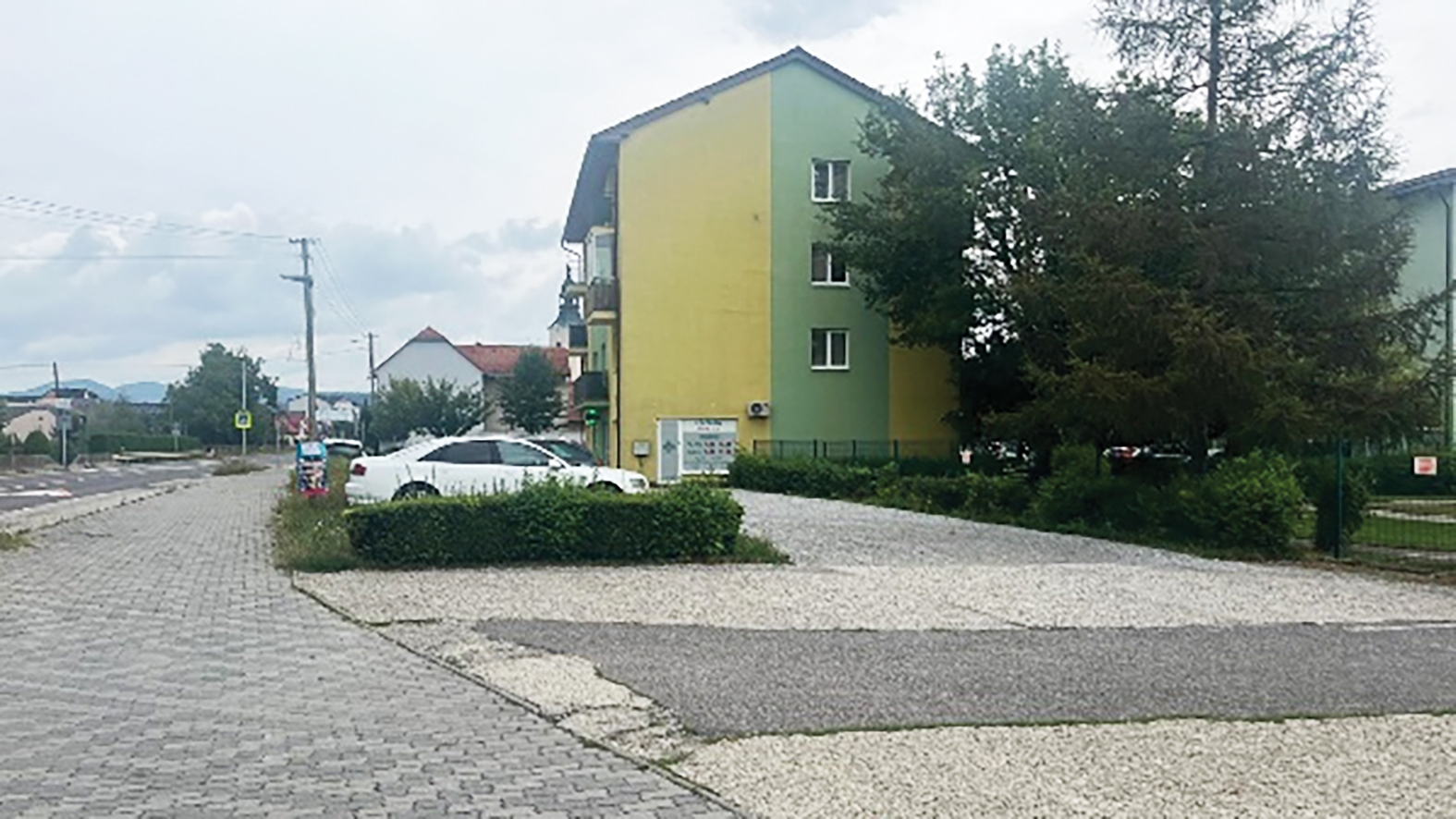 Z verejného priestoru obce Beluša zmizli štyri billboardy