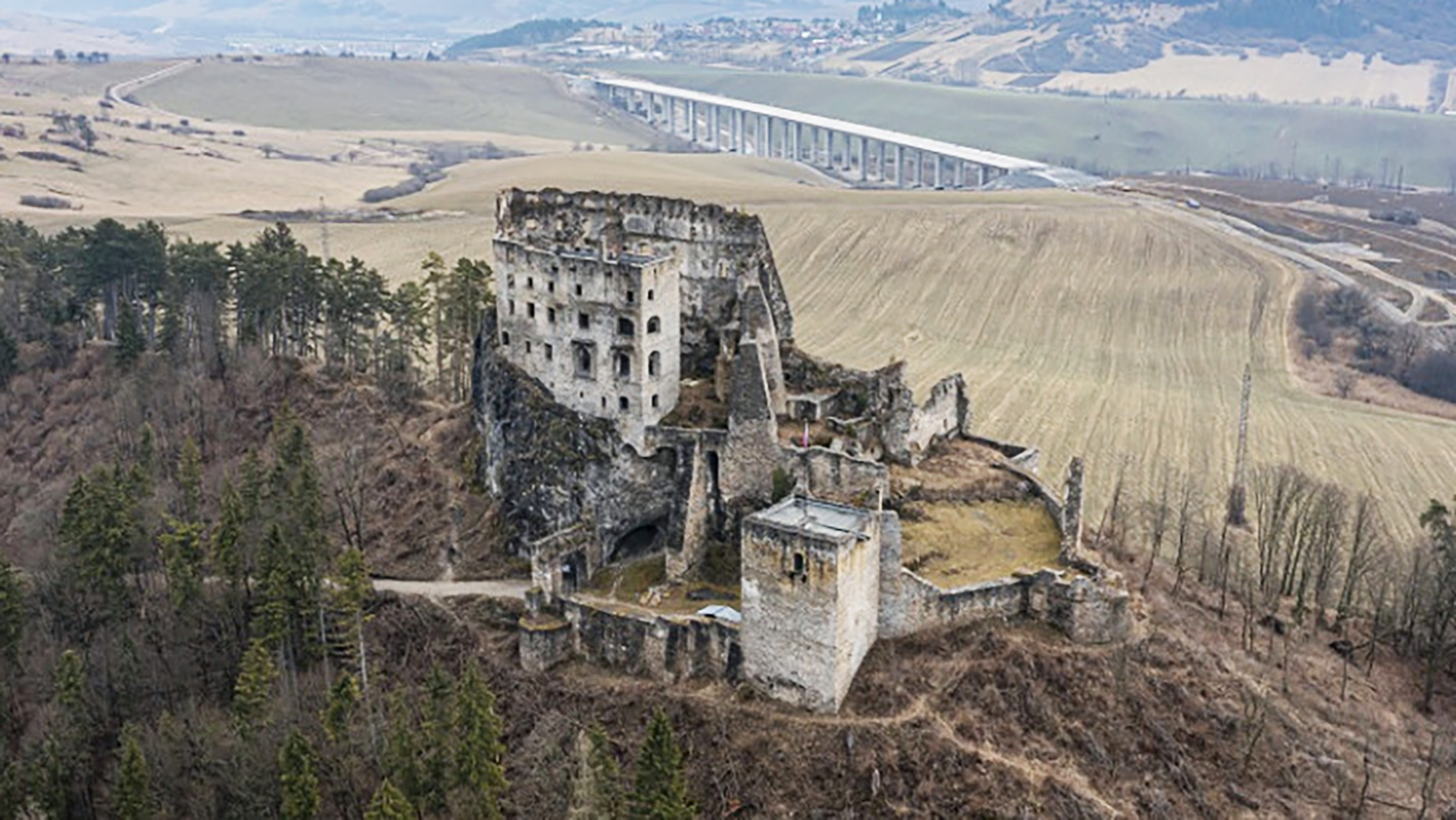 Liptovské múzeum začalo s rekonštrukciou hradu Likava, hrad na dva roky uzavrú