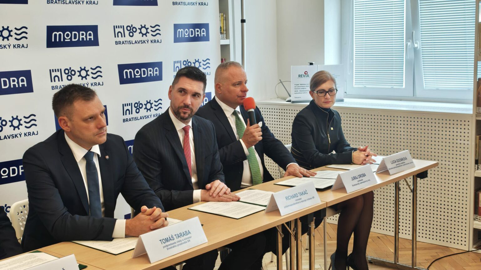 Vláda na výjazdovom rokovaní v Modre podporila projekty Bratislavského kraja
