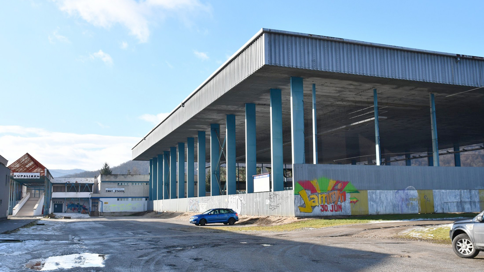 Mesto začalo s rekonštrukciou zimného štadióna, potrvá 18 mesiacov