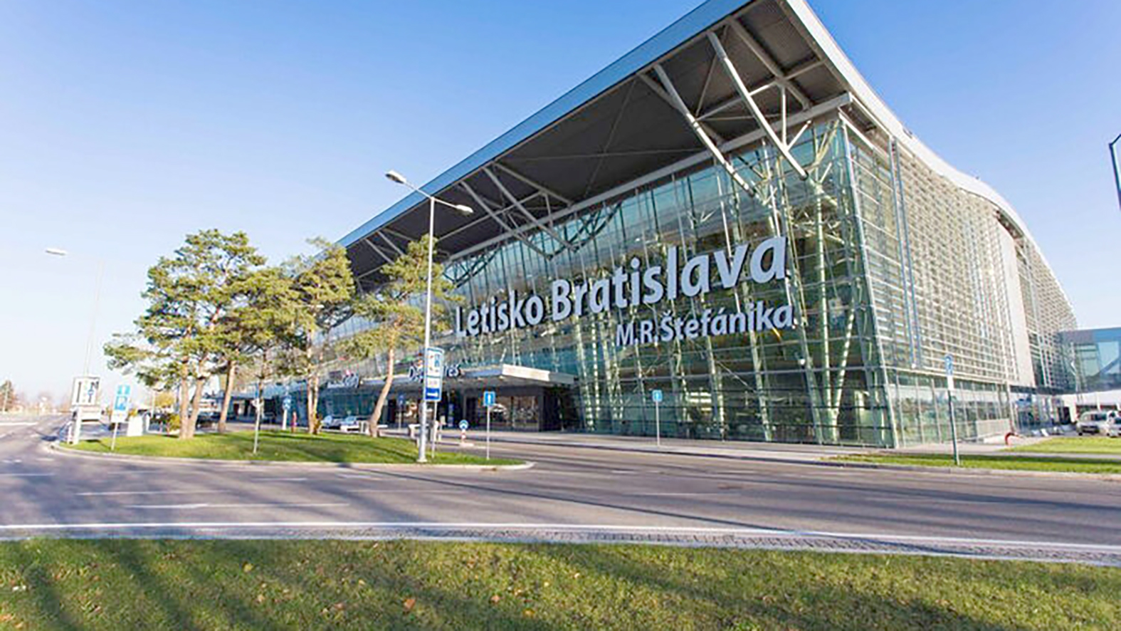 Letecký spoj z Bratislavy do Košíc bude treba dotovať miliónmi eur ročne