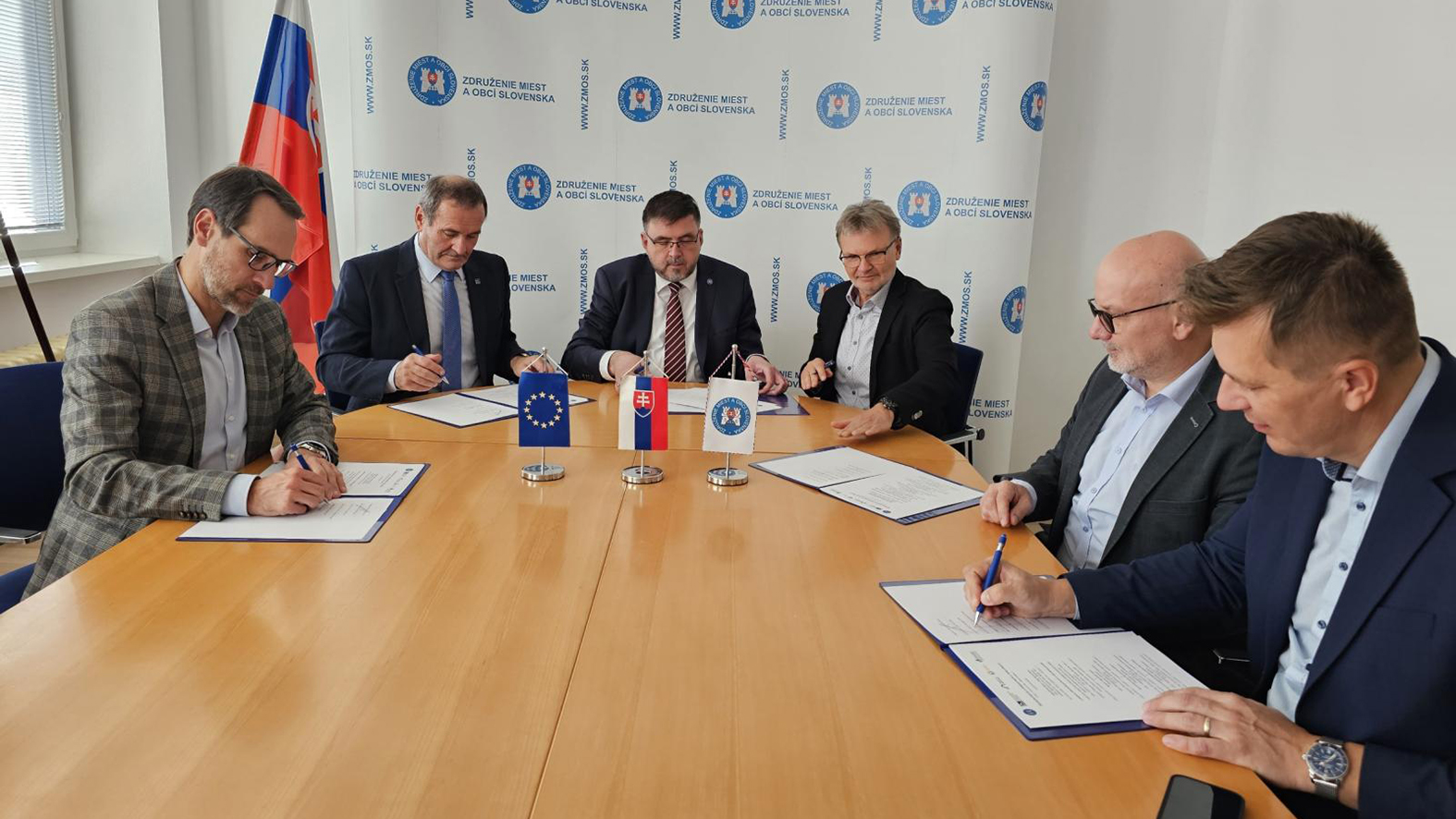Zvýšiť tempo a kvalitu obnovy verejných budov vo vlastníctve miest a obcí