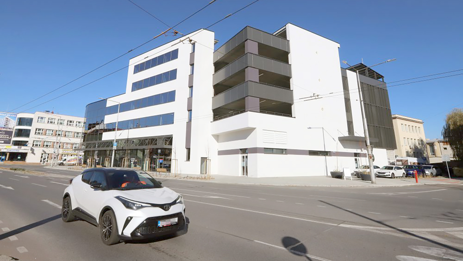 Nový parkovací dom s 221 miestami otvoria pre motoristov 7. novembra