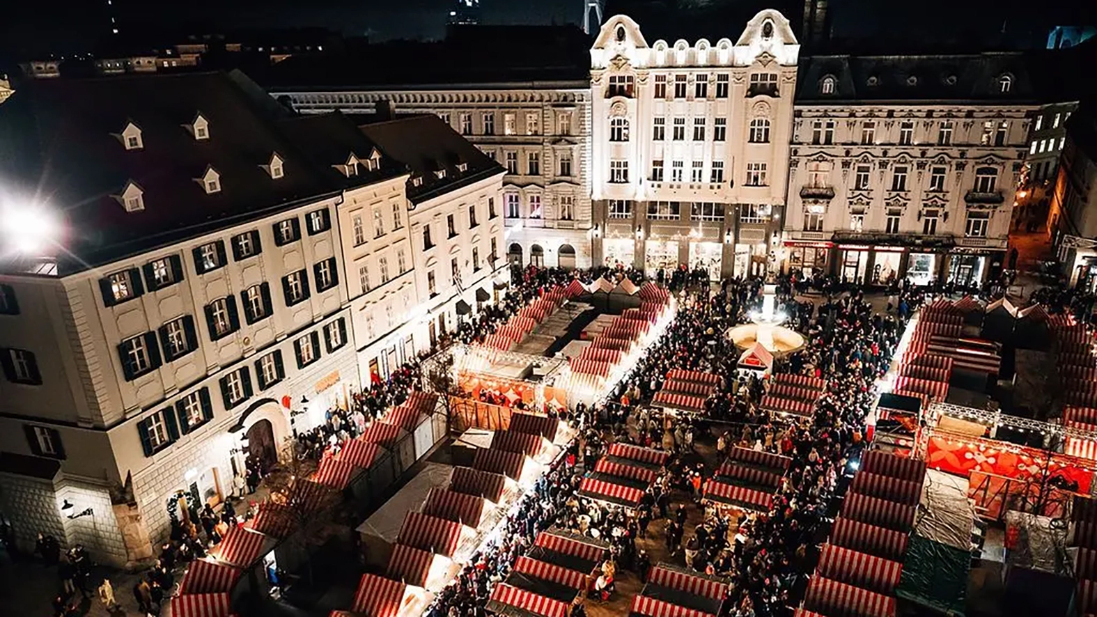 V Starom Meste sa začnú vianočné trhy, oficiálne ich otvoria v piatok