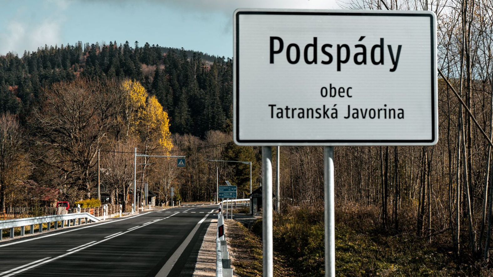 Nový asfalt medzi Lysou Poľanou a Podspádmi