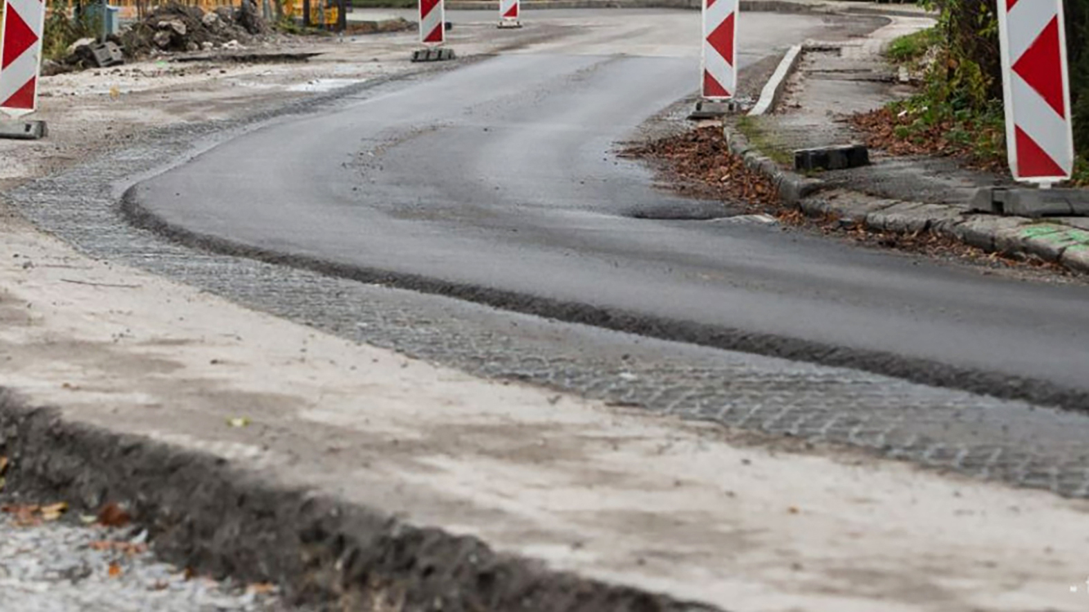 Obec plánuje zrekonštruovať komunikácie, vyhlásila tender na zhotoviteľa