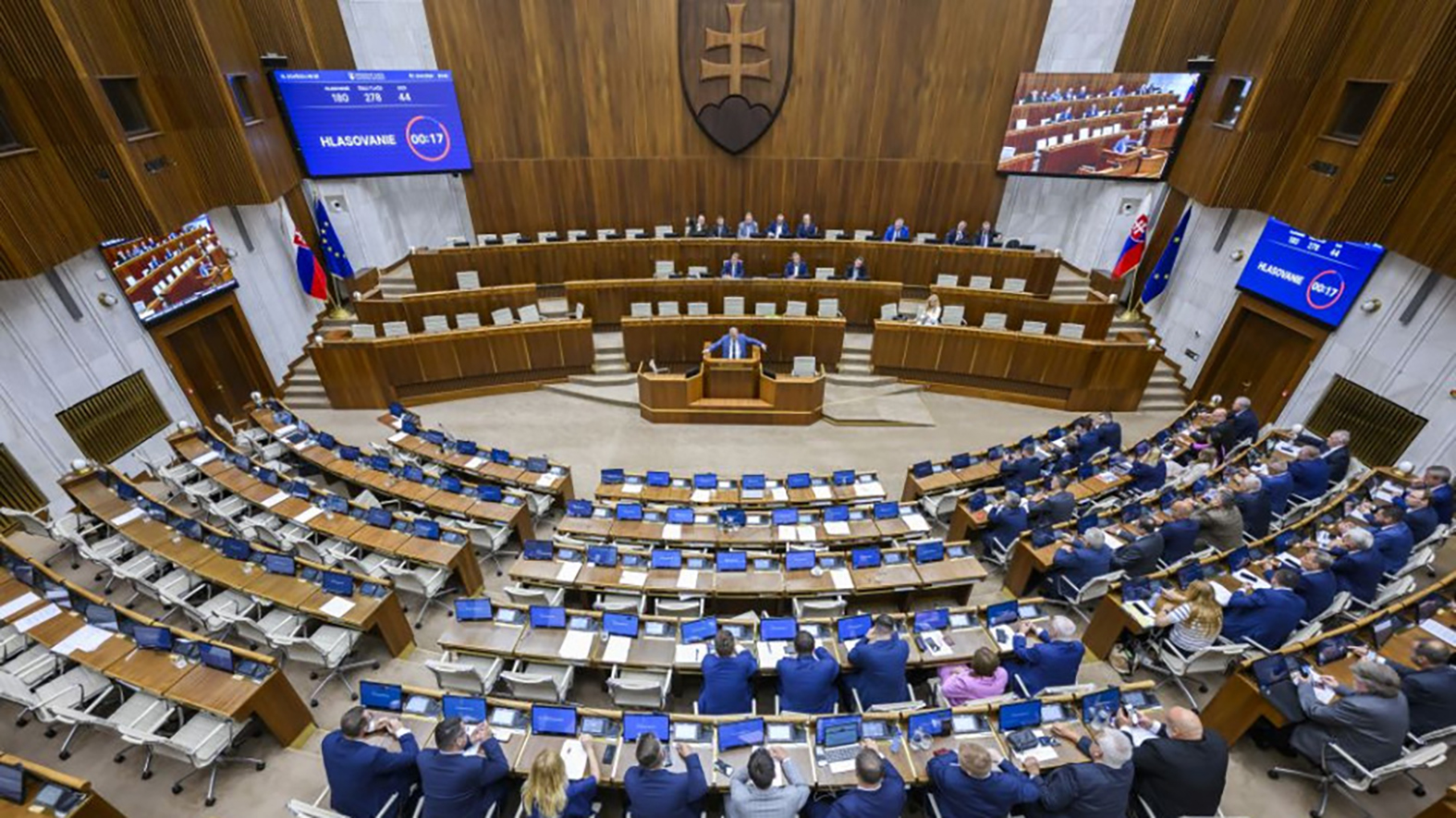Poslanci NR SR majú o športových zákonoch hlasovať až na februárovej schôdzi