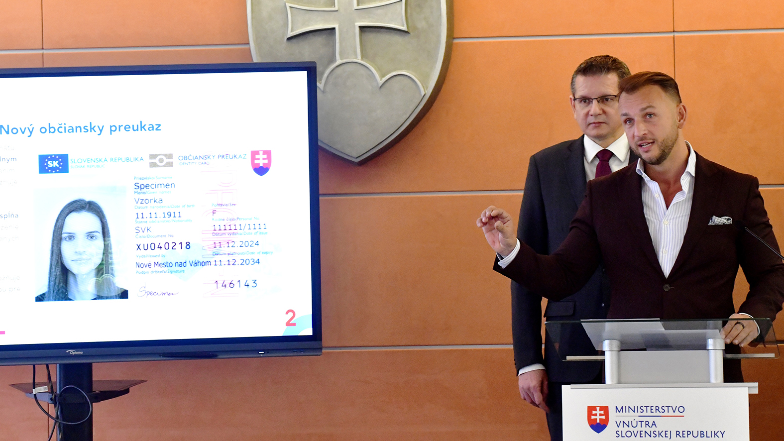 Ministerstvo vnútra vydáva nové občianske preukazy