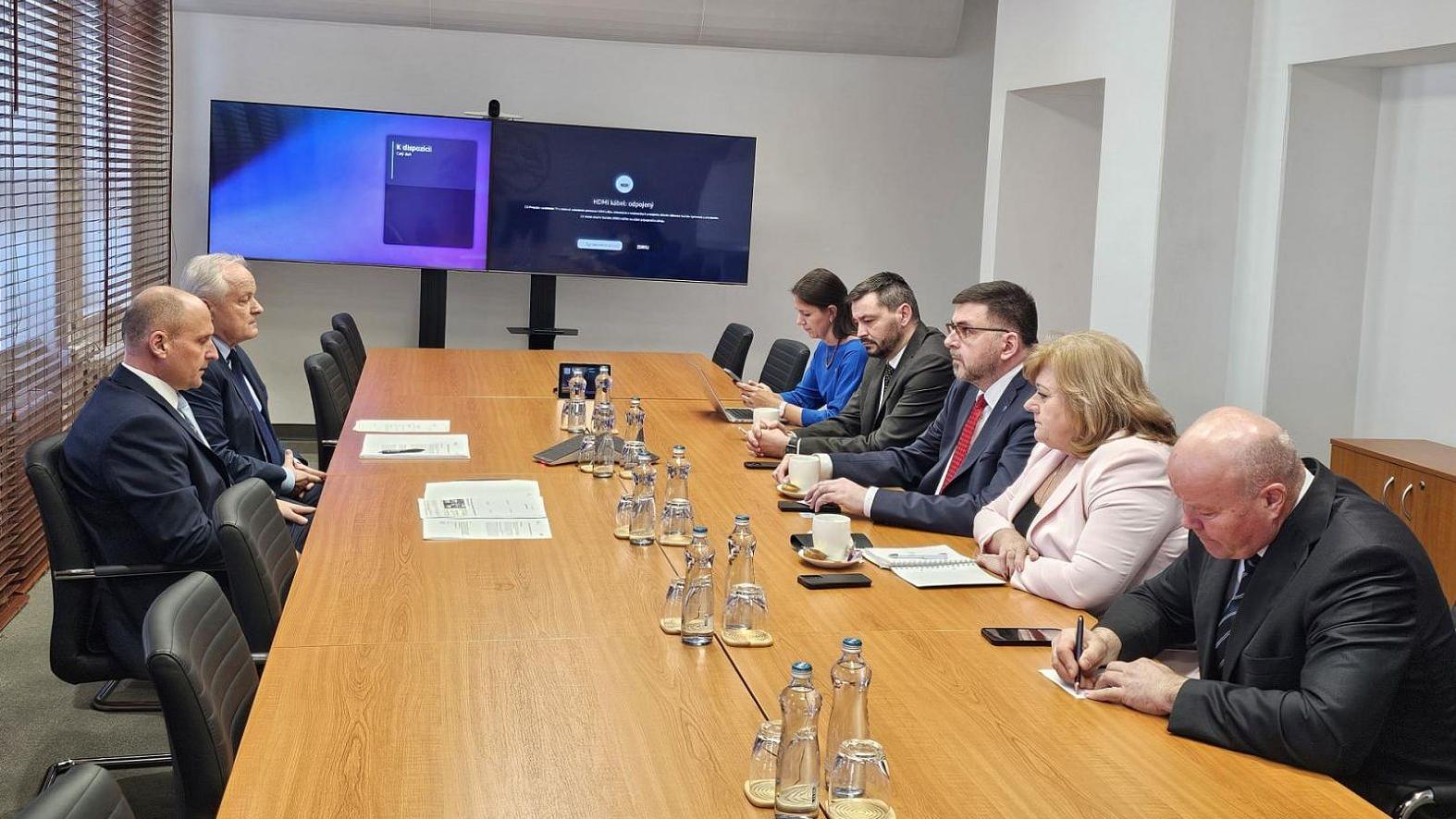 Rokovanie s rezortom financií: vidíme svetielko na konci tunela