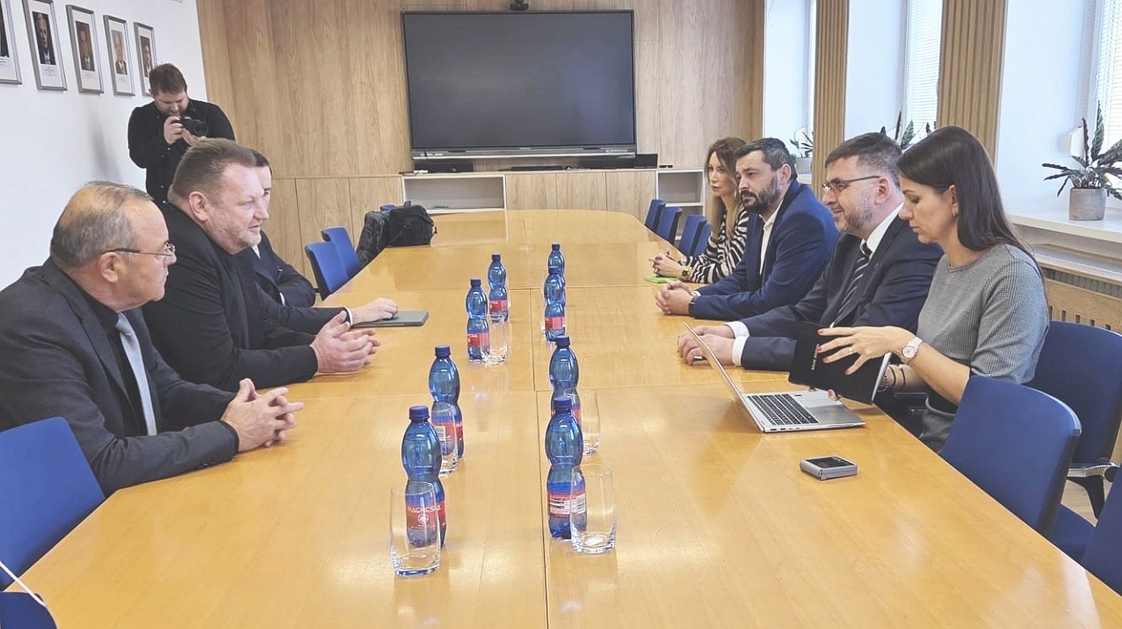 S Úradom pre územné plánovanie a výstavbu k aplikácii nového stavebného zákona