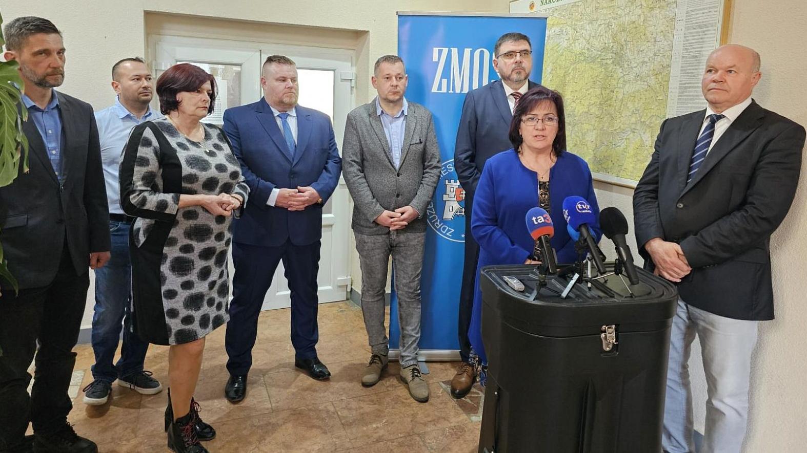 ZMOS: Problémom obcí s osadami sú túlavé psy a školská dochádzka