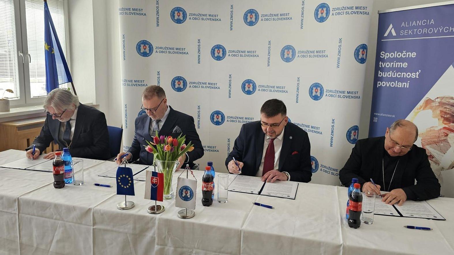 ZMOS, kresťanské cirkvi a židovské obce podpísali spoločnú deklaráciu