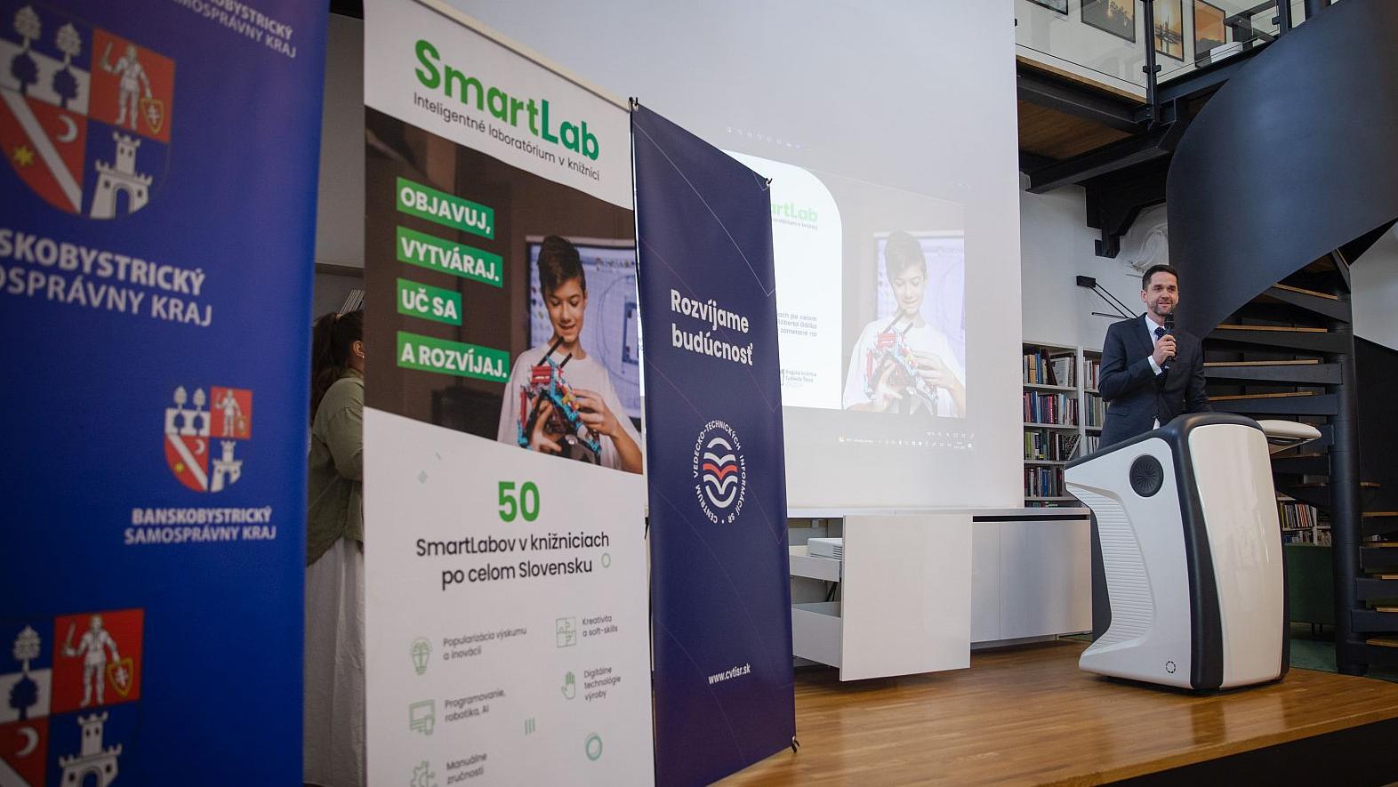 Roboty, mikropočítače aj 3D tlačiareň: SmartLab mení krajské knižnice