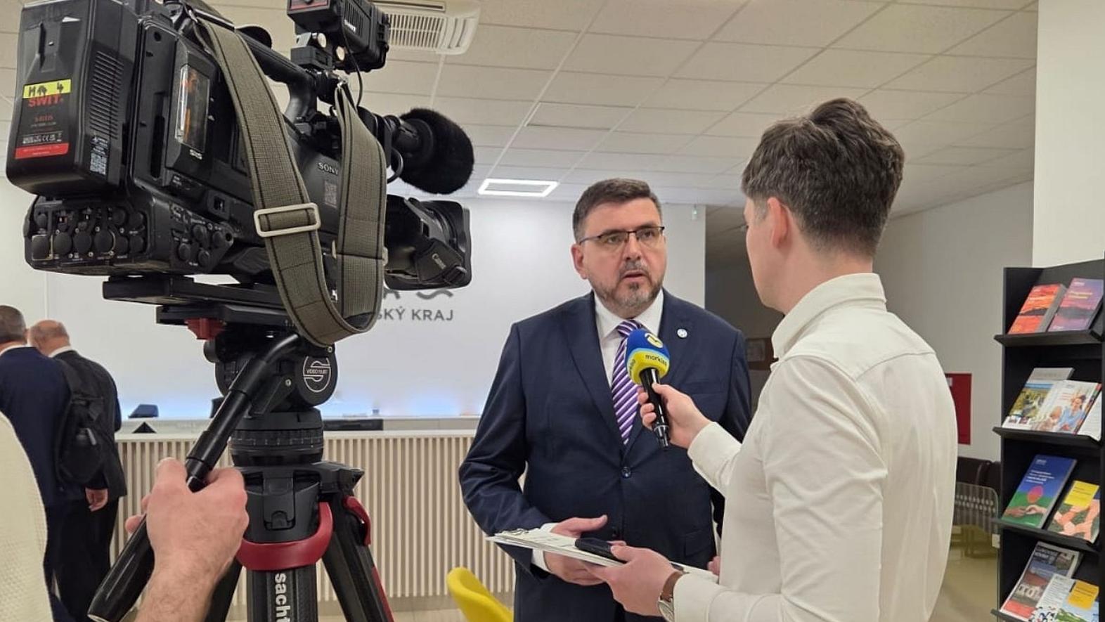 Samosprávy vyzvali vládu, aby nepresúvala financie do iných oblastí