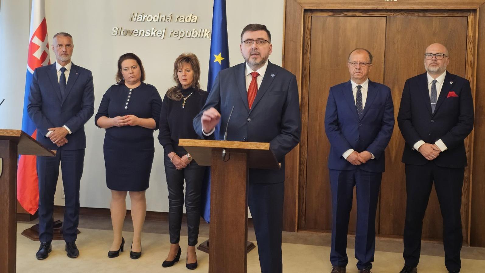 Predseda parlamentu chce zlepšiť komunikáciu o zákonoch týkajúcich sa samospráv