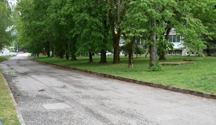 Úprava sídliska Centrum I v Dubnici nad Váhom prinesie vyššiu bezpečnosť žiakov základnej školy aj nové ihrisko