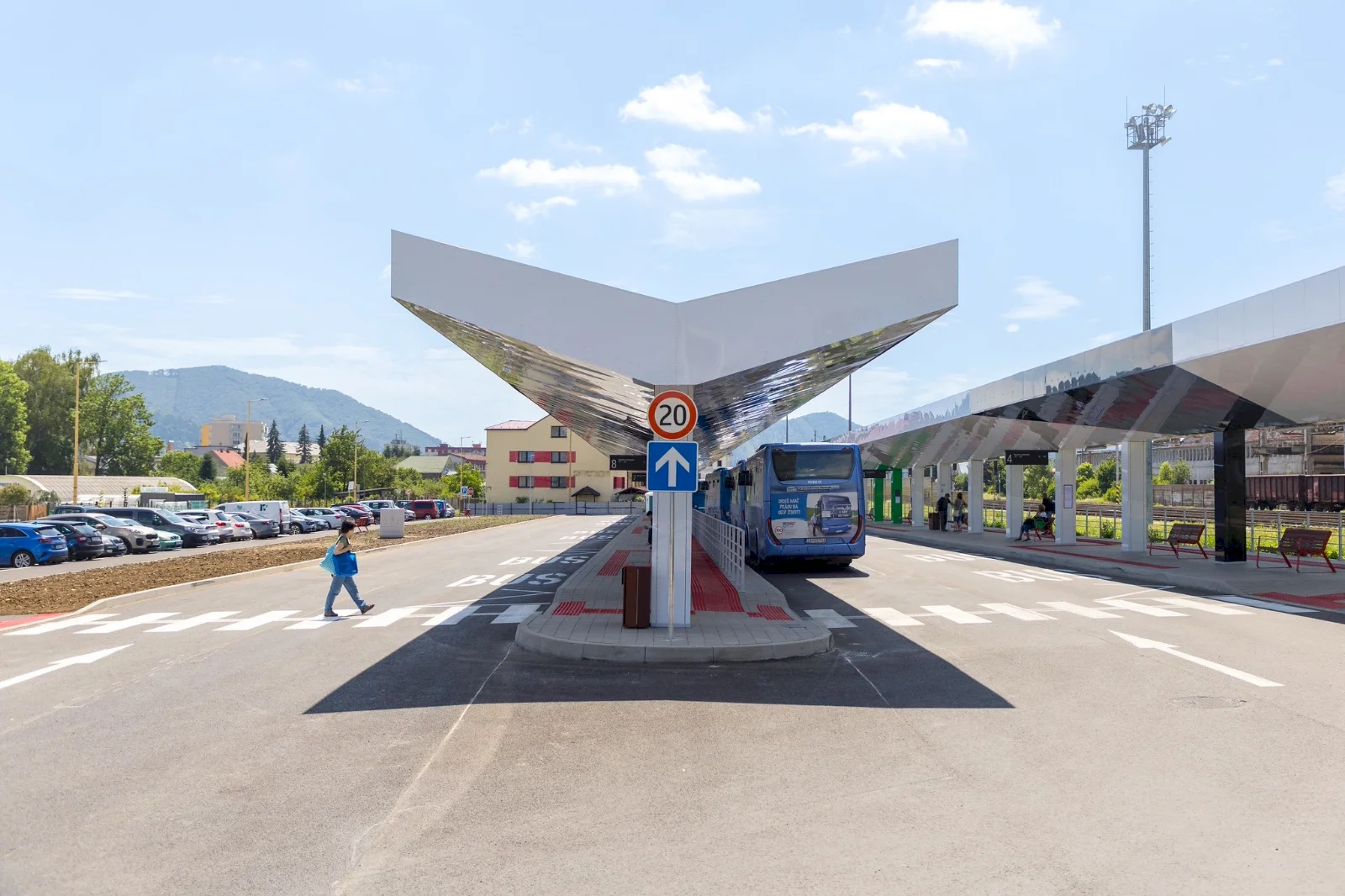 Kysucké Nové Mesto má zrekonštruovanú autobusovú stanicu za viac ako 1,7 mil. eur