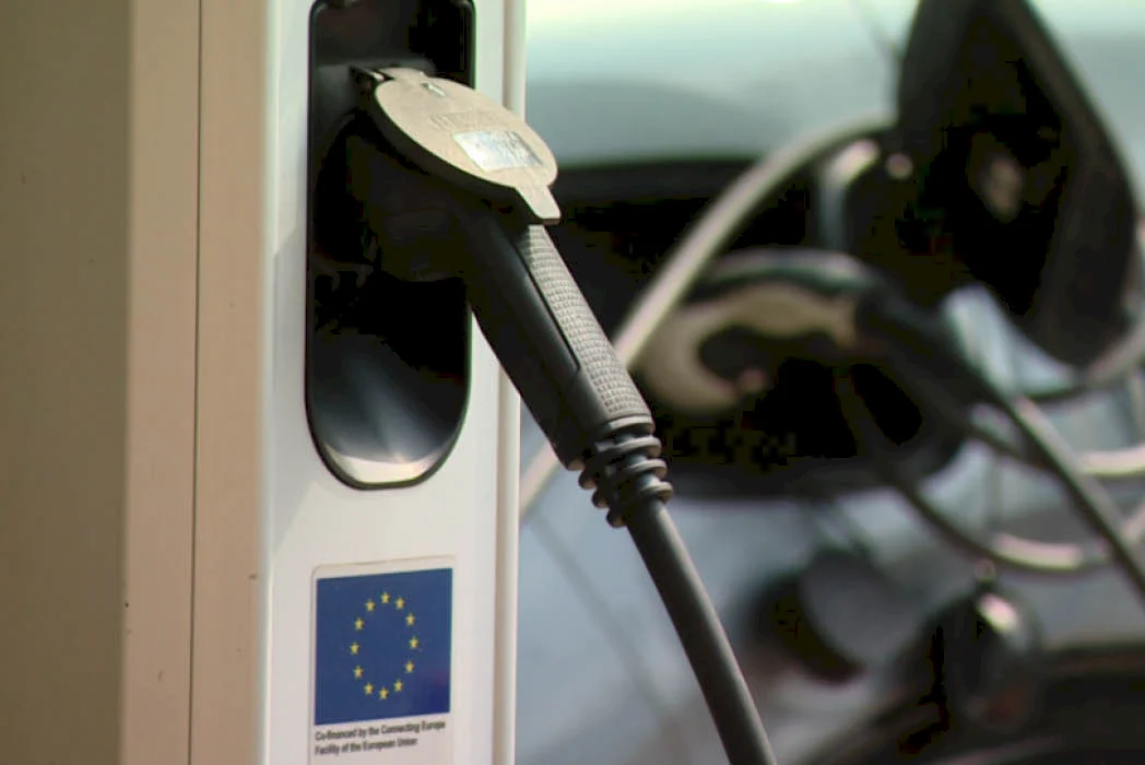 Spoločné stanovisko samospráv transformujúcich sa regiónov k výzve na podporu nabíjacej infraštruktúry pre elektrické vozidlá
