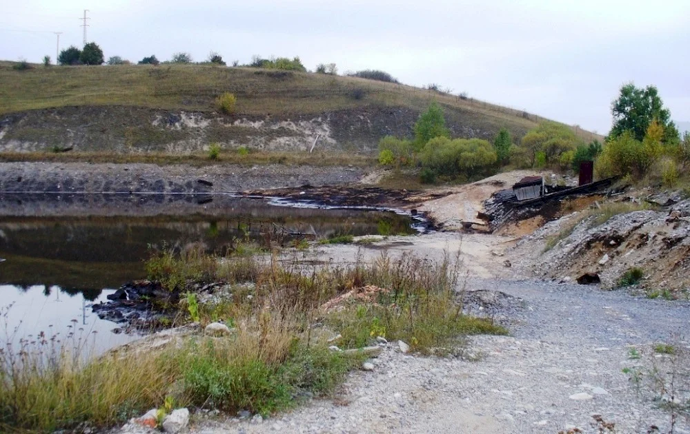 Gudrónové jamy. Snímka zdroj: Informačný systém environmentálnych záťaží