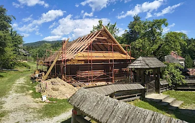 Najstarší slovenský skanzen v Bardejovských Kúpeľoch po obnove za 1,9 mil. eur privítal návštevníkov