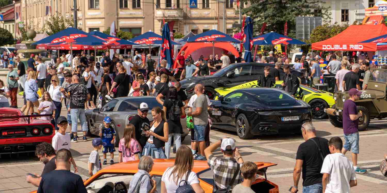 Snímky zdroj: OOCR REGIÓN HOREHRONIE a slovakcarfestival.sk